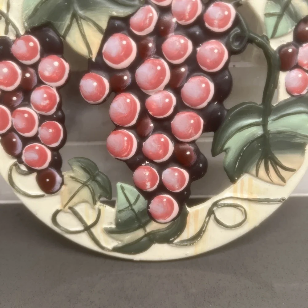 Trivet Grapvine Fruit #130 Round  Footed Wall Decor 8